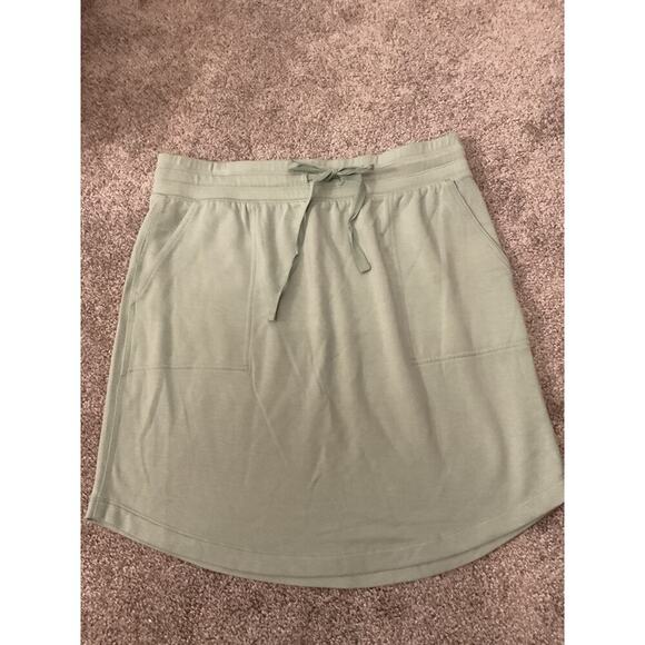 Lou & Grey Signature Soft Drawstring Pocket Skirt in Sage,L - Picture 3 of 7